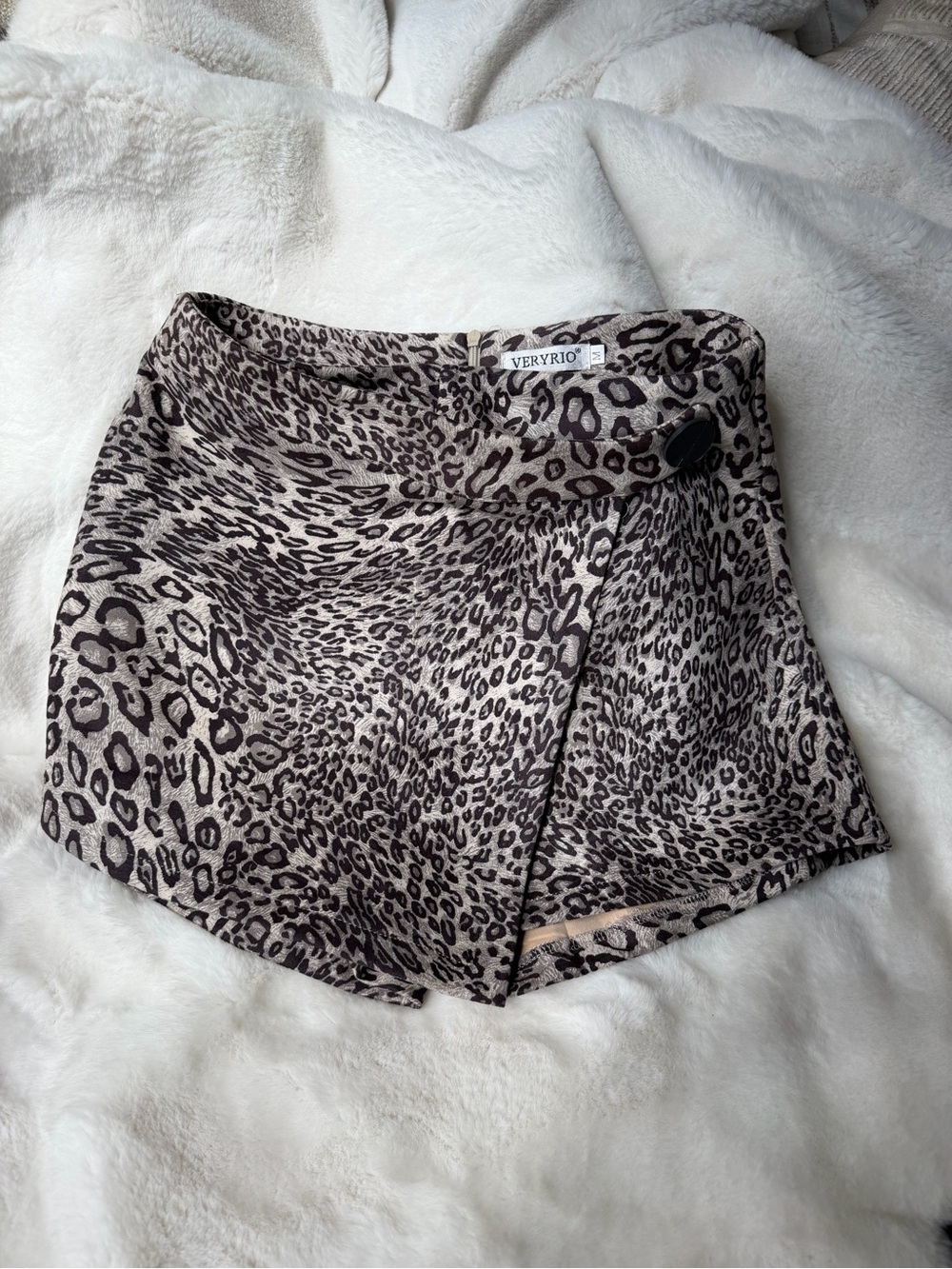 Veryrio Leopard Print Wrap Skort in Black and Tan Size M